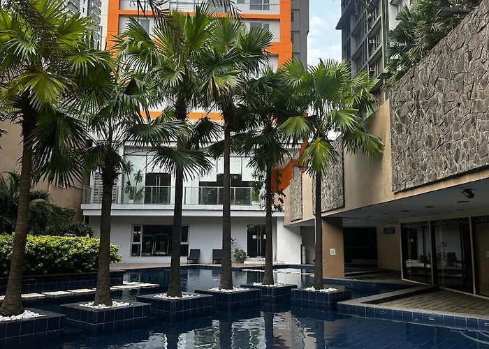 In Mandaluyong With Bgc Skyline Apartment *