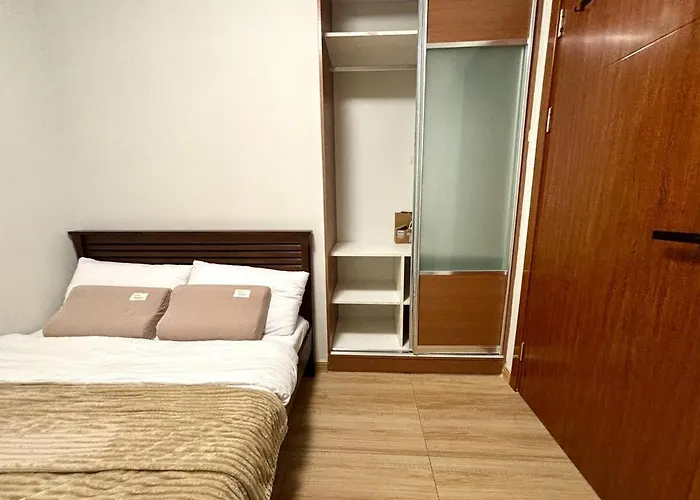 Apartment In Mandaluyong With Bgc Skyline