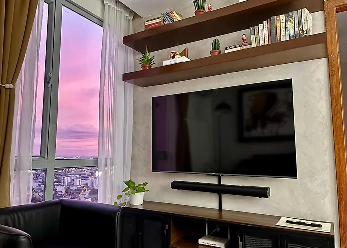 In Mandaluyong With Bgc Skyline Manila