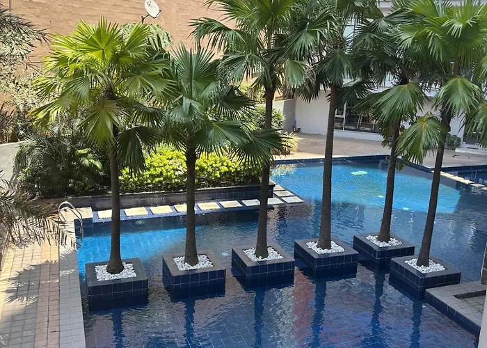 In Mandaluyong With Bgc Skyline Apartment Manila